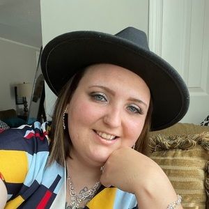 Meet your Posher, Jade